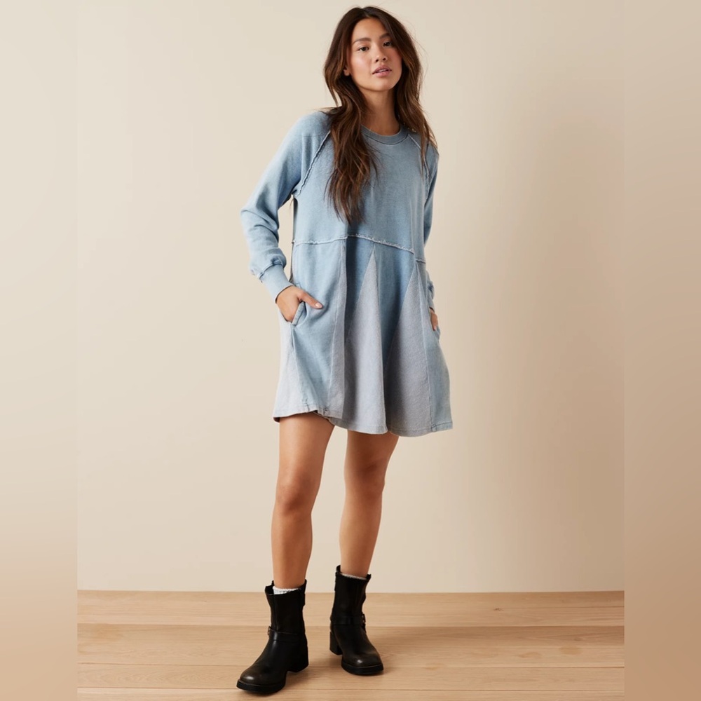 NWT American Eagle “This Feels Seriously Lived-In” Fleece Mini Dress Size Small
